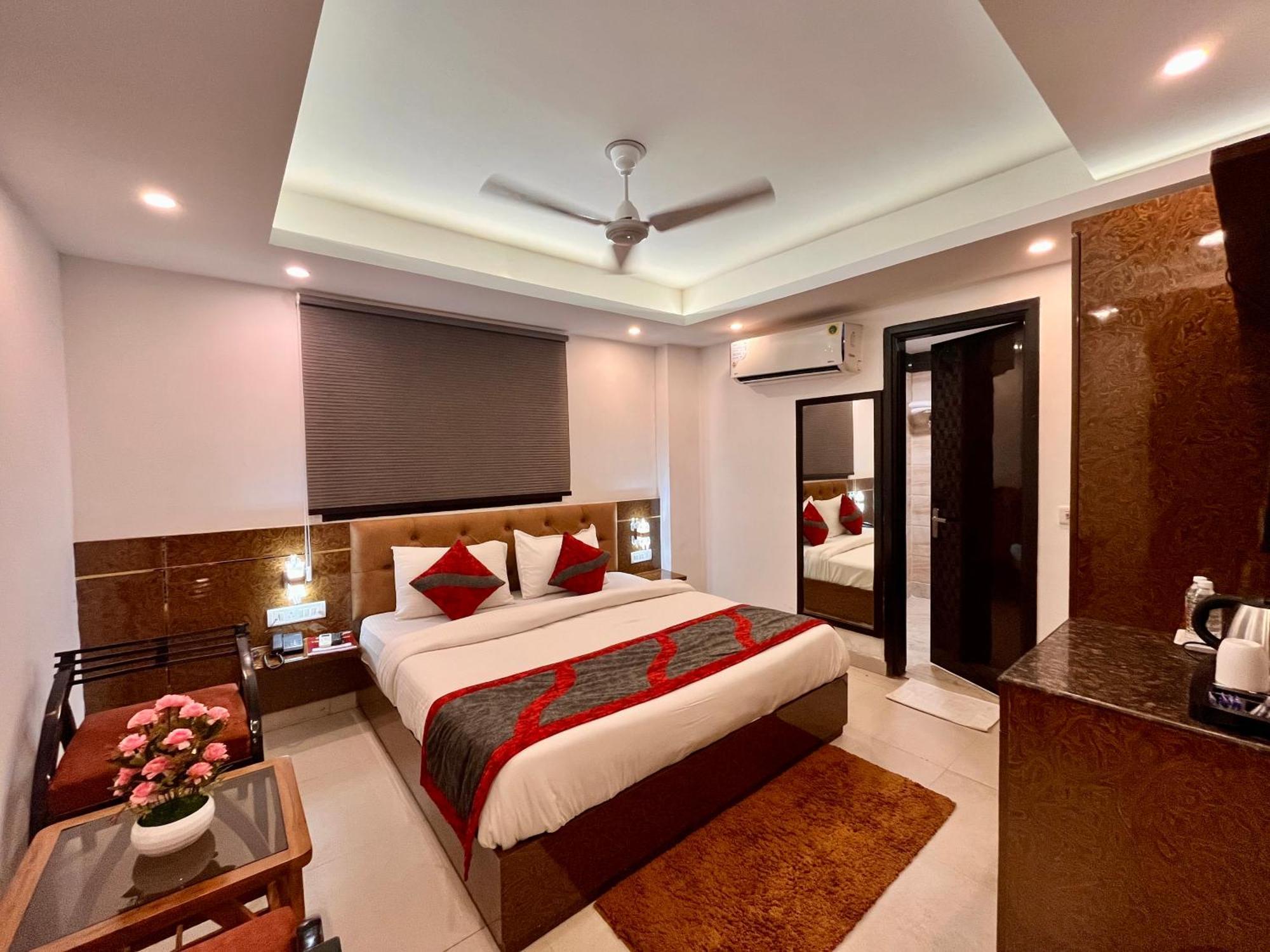 Hotel The Gold Inn - Karol Bagh Delhi Eksteriør bilde