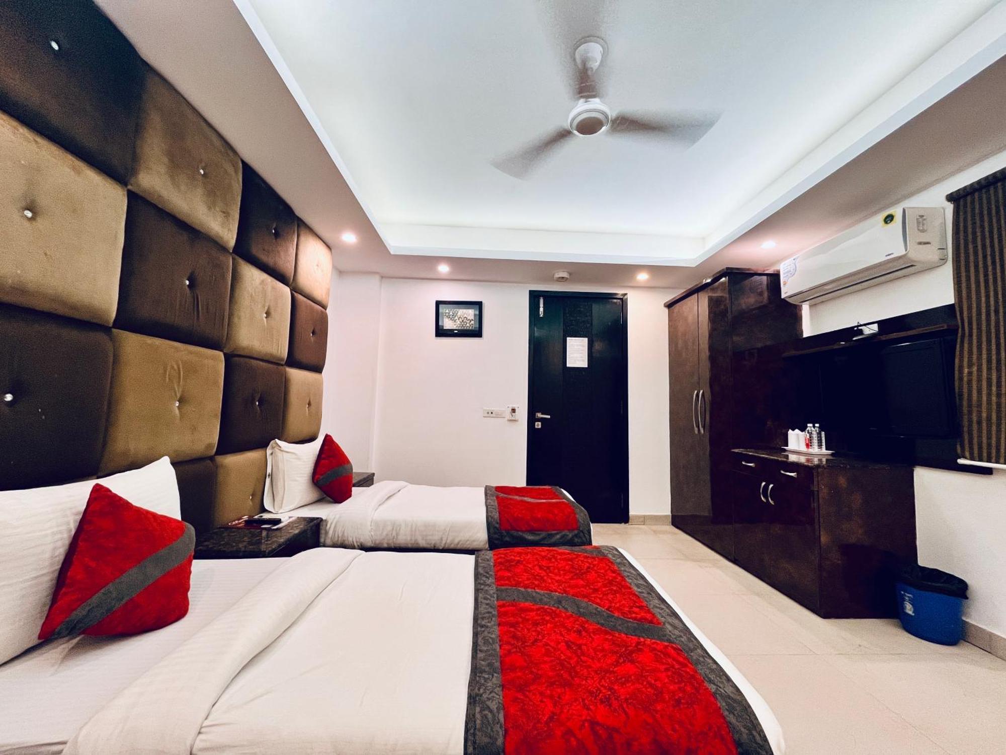 Hotel The Gold Inn - Karol Bagh Delhi Eksteriør bilde