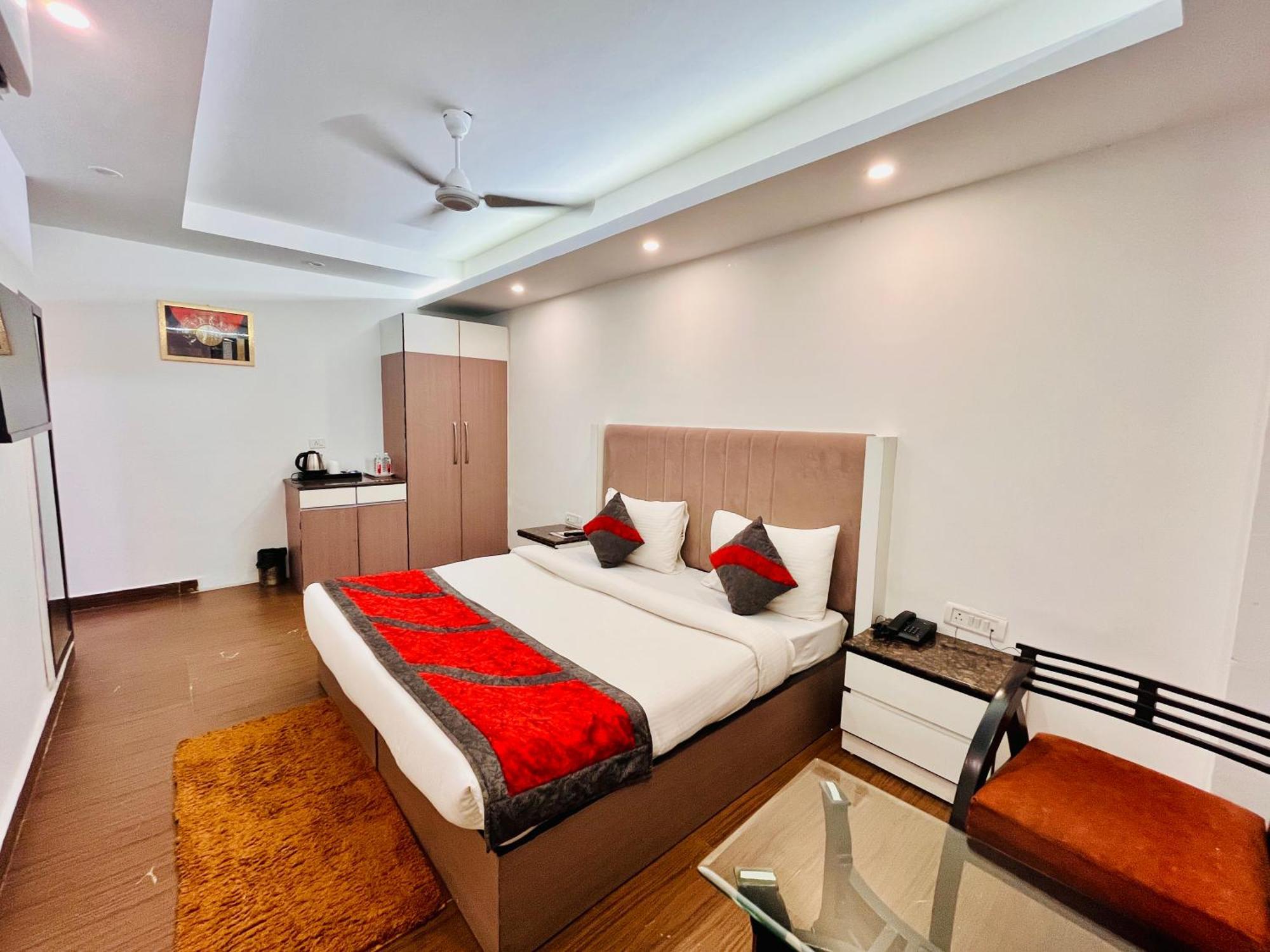 Hotel The Gold Inn - Karol Bagh Delhi Eksteriør bilde